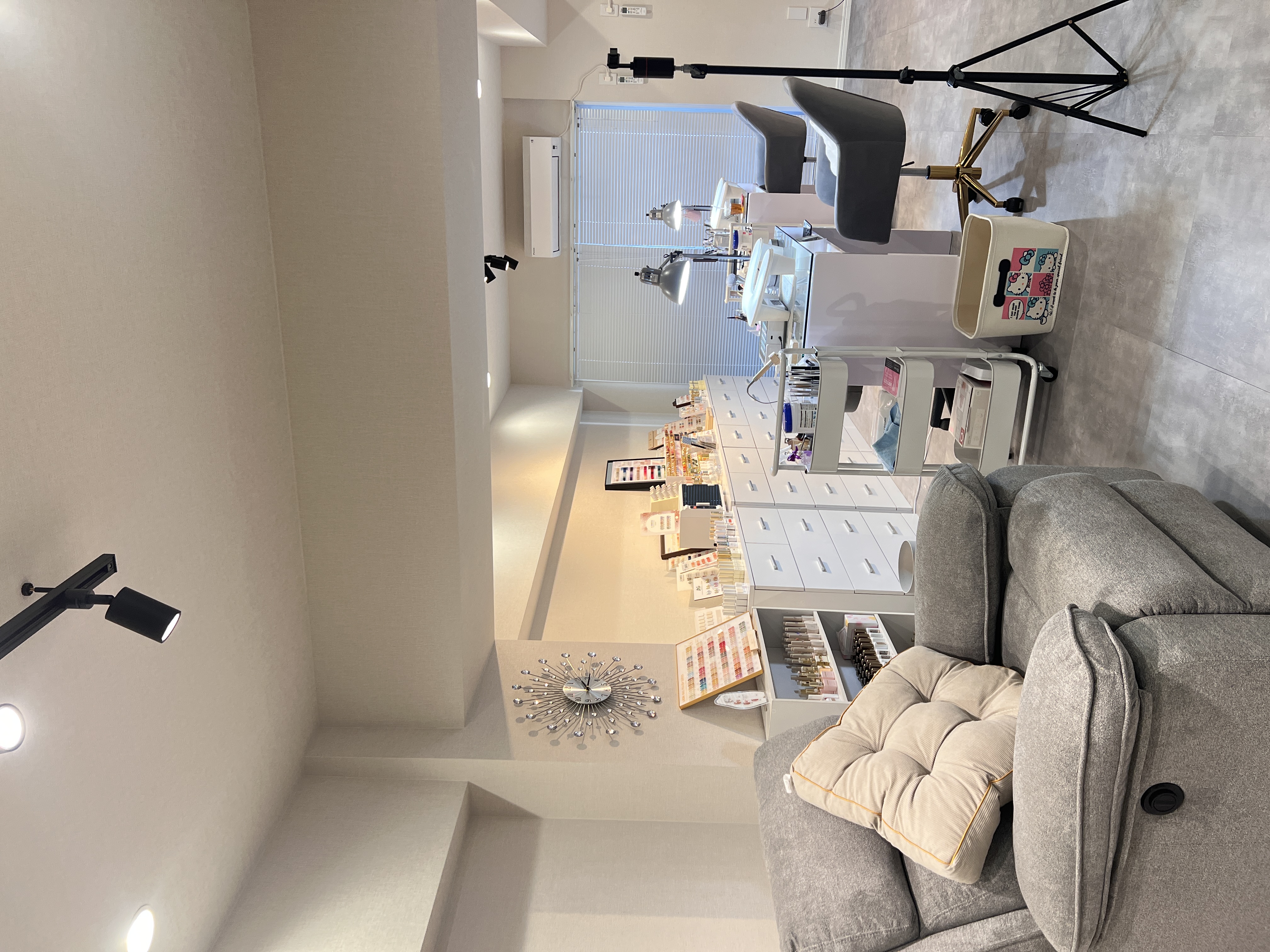 Dely Nail サロン内観